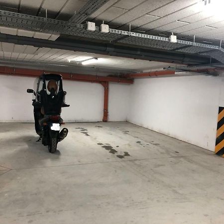 Klimatyzowany Apartament Roma Z Garazem Podziemnym Kielce Bagian luar foto