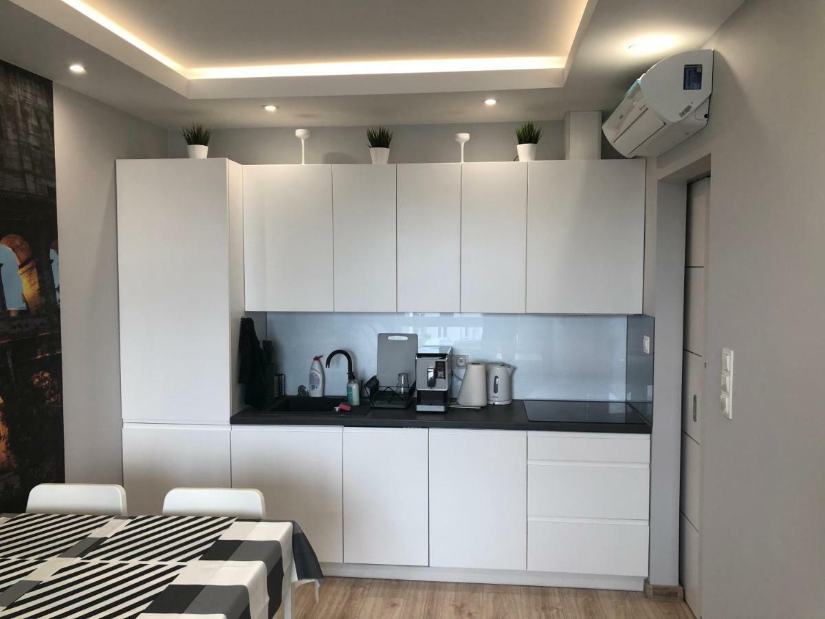 Klimatyzowany Apartament Roma Z Garazem Podziemnym Kielce Bagian luar foto