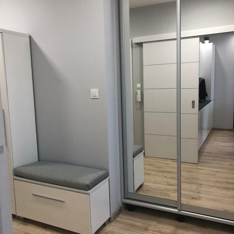 Klimatyzowany Apartament Roma Z Garazem Podziemnym Kielce Bagian luar foto