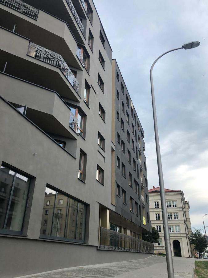 Klimatyzowany Apartament Roma Z Garazem Podziemnym Kielce Bagian luar foto