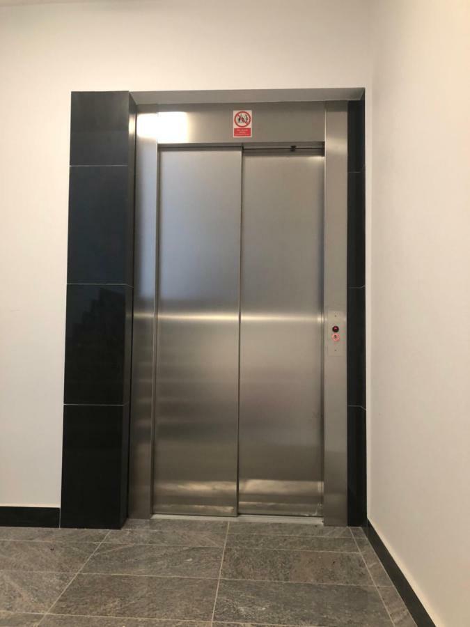 Klimatyzowany Apartament Roma Z Garazem Podziemnym Kielce Bagian luar foto