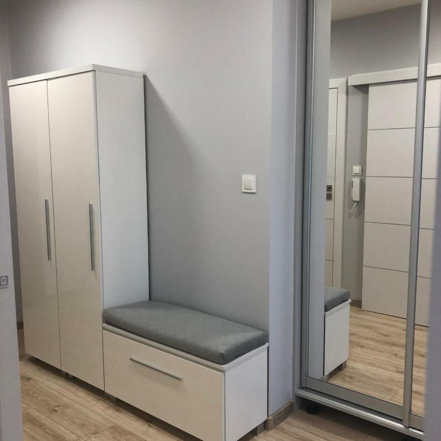 Klimatyzowany Apartament Roma Z Garazem Podziemnym Kielce Bagian luar foto