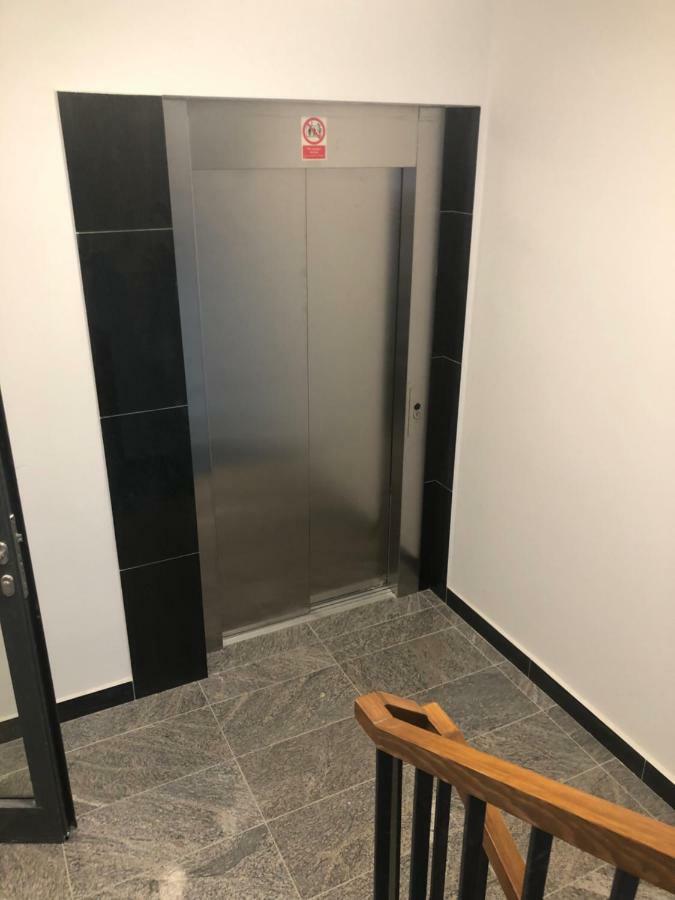 Klimatyzowany Apartament Roma Z Garazem Podziemnym Kielce Bagian luar foto